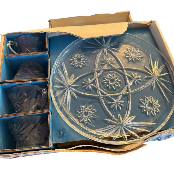 Vtg MCM Plate Tea Cup Set Anchor Hocking Early American Prescut 8 Piece Snack - Picture 1 of 16